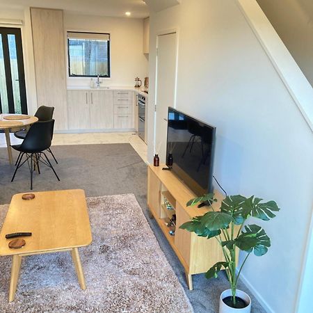 Cheerful 2 Bedroom Townhouse In Addington! Крайстчърч Екстериор снимка